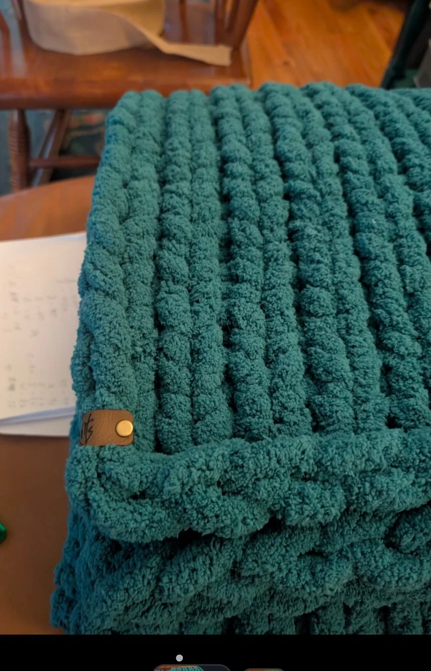 Mad's Knits - Image 1